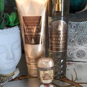 Bath and Bodyworks golden berry, mistletoe gift set